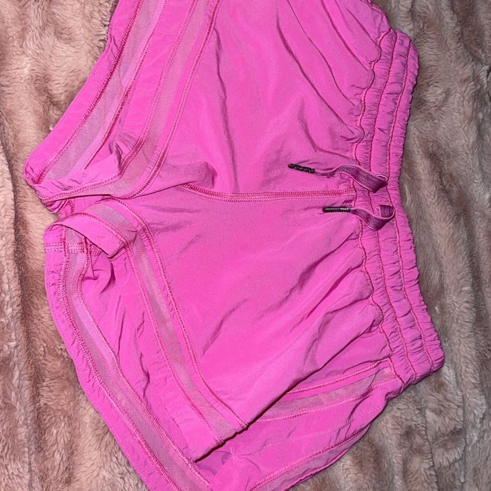 lululemon hotty hot shorts!